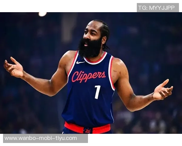 哈登半场表现中规中矩8投3中贡献12分3篮板3助攻正负值7